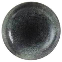 Faites Un plat en porcelaine pour la cuisine.