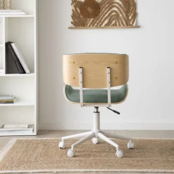 Haru Chaise de bureau rembourrée en vert avec bois et roulettes