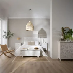 Indira Table de nuit blanche en bois massif sculpté de manguier